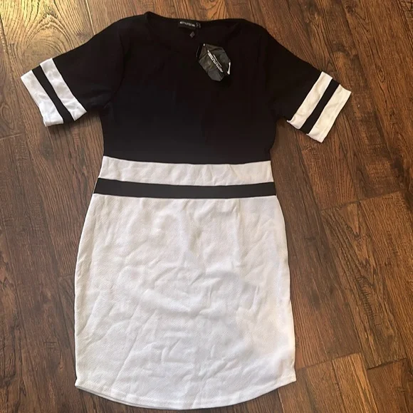 Pretty little thing dress - Picture 1 of 7